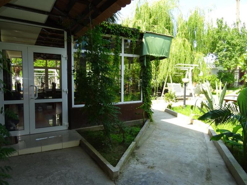 Бунгало Мини Отель, Пицунда , Лдзаа Exterior photo